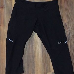 Nike Capri